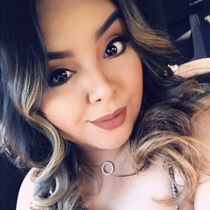 Meet your Posher, Yvette